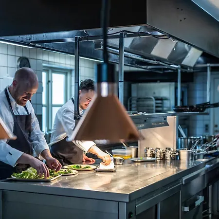 Fakkelgaarden & Restaurant Aps 4*