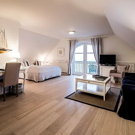 Fakkelgaarden & Restaurant 4* Krusa