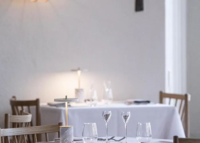 Fakkelgaarden & Restaurant 호텔 4*